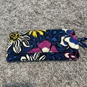 VERA BRADLEY Trifold Organizer Wallet in African Violet